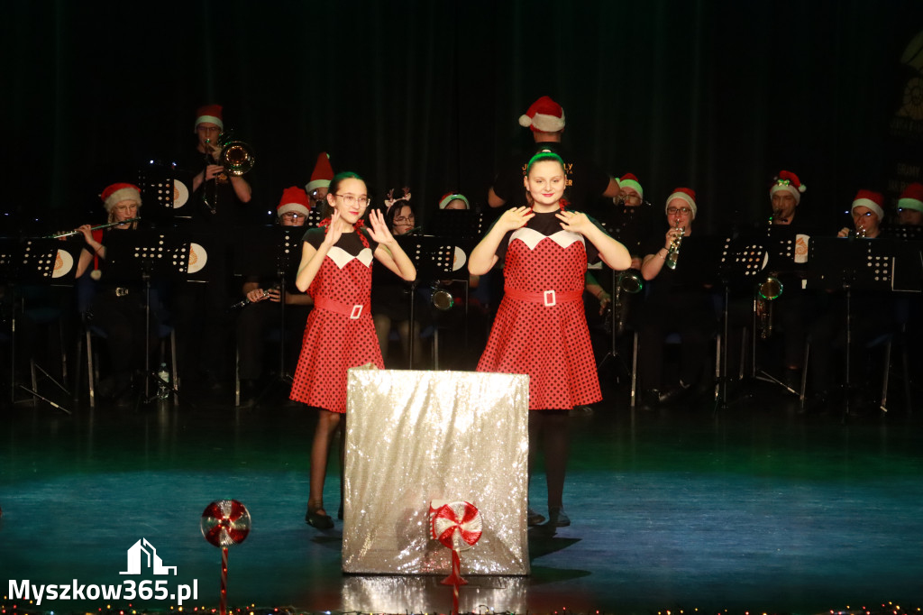 Fotorelacja: Spotkanie z Mikołajem i Rozświetlenie Choinki w Myszkowie