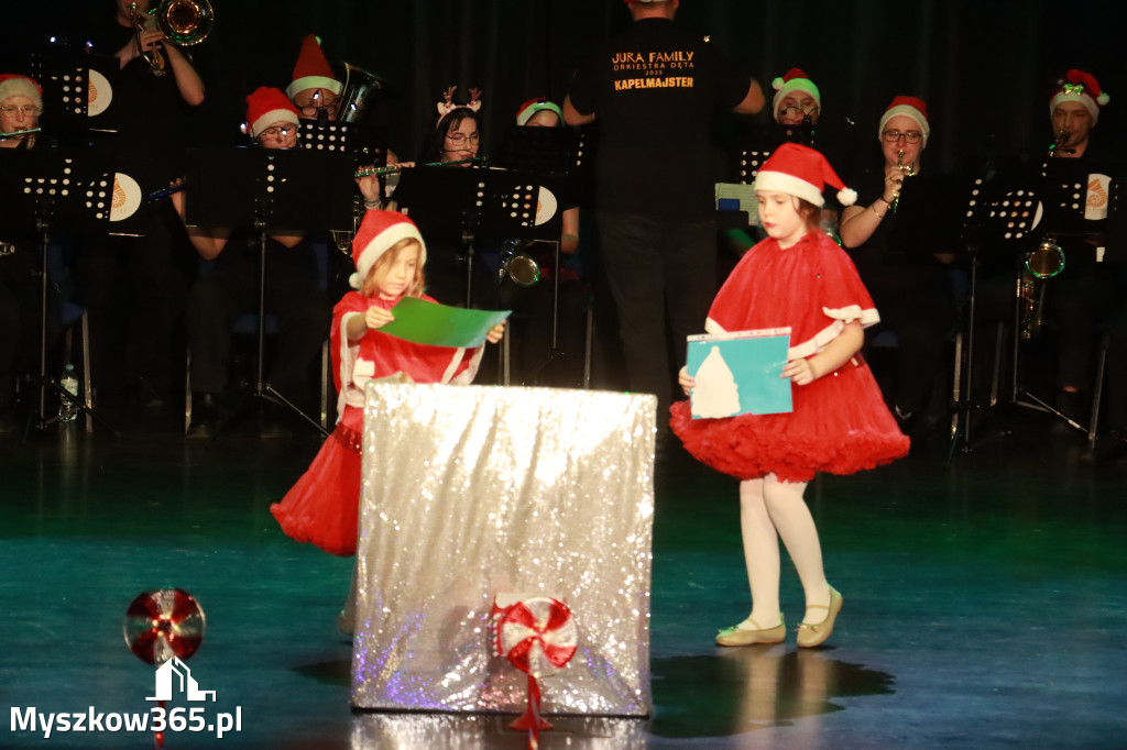 Fotorelacja: Spotkanie z Mikołajem i Rozświetlenie Choinki w Myszkowie
