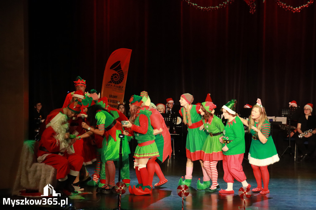 Fotorelacja: Spotkanie z Mikołajem i Rozświetlenie Choinki w Myszkowie