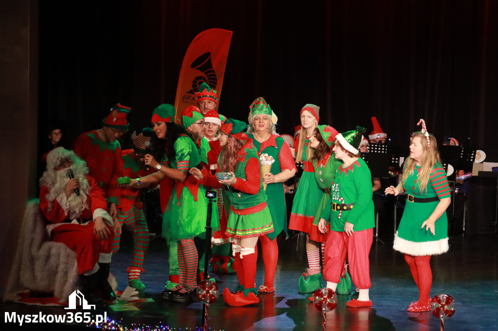 Fotorelacja: Spotkanie z Mikołajem i Rozświetlenie Choinki w Myszkowie