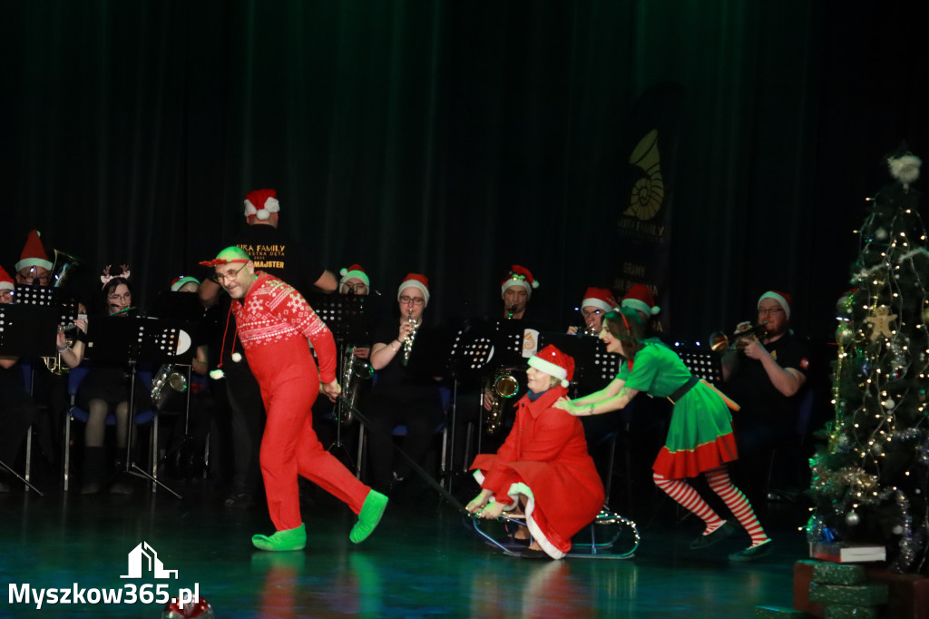 Fotorelacja: Spotkanie z Mikołajem i Rozświetlenie Choinki w Myszkowie