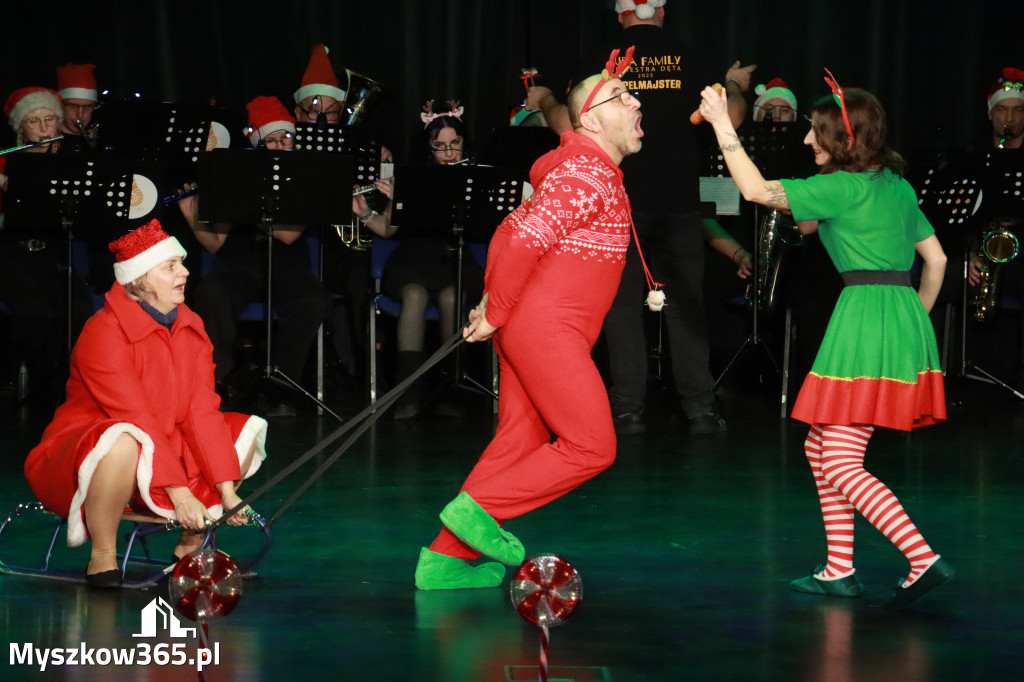 Fotorelacja: Spotkanie z Mikołajem i Rozświetlenie Choinki w Myszkowie