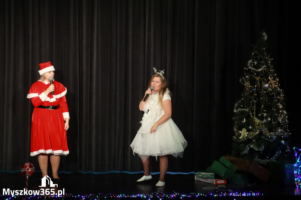 Fotorelacja: Spotkanie z Mikołajem i Rozświetlenie Choinki w Myszkowie