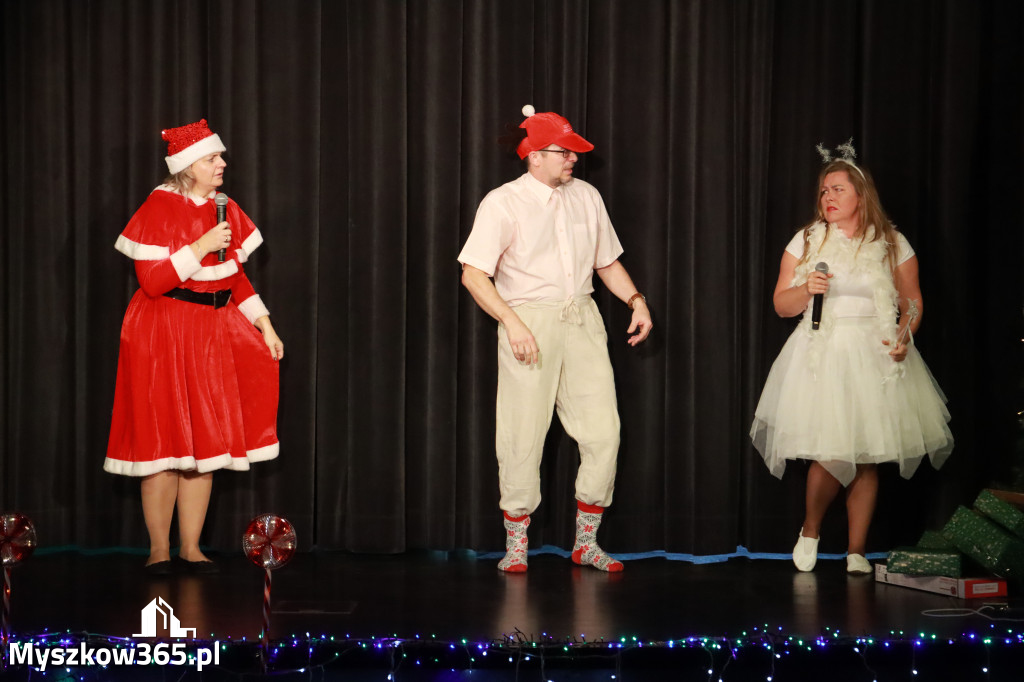 Fotorelacja: Spotkanie z Mikołajem i Rozświetlenie Choinki w Myszkowie
