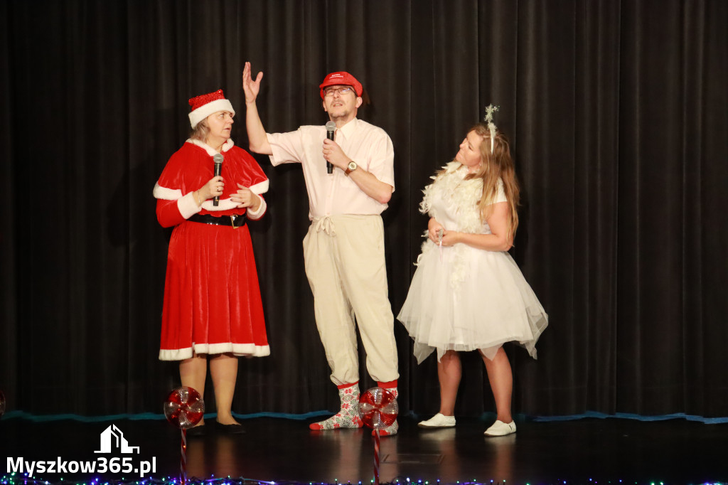 Fotorelacja: Spotkanie z Mikołajem i Rozświetlenie Choinki w Myszkowie