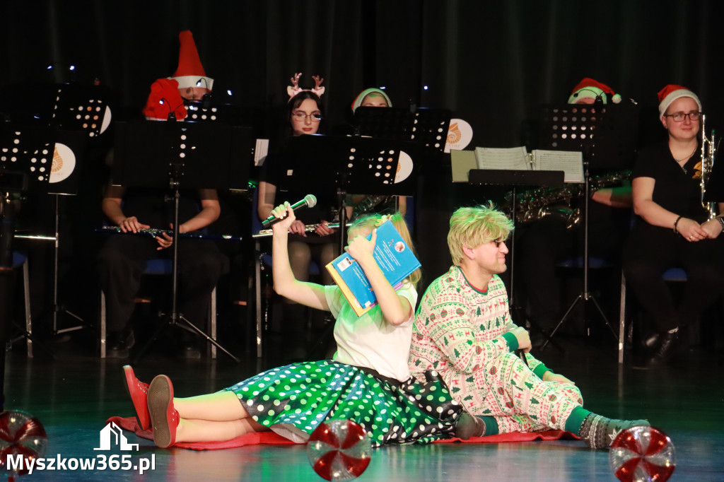 Fotorelacja: Spotkanie z Mikołajem i Rozświetlenie Choinki w Myszkowie