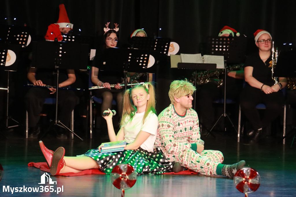 Fotorelacja: Spotkanie z Mikołajem i Rozświetlenie Choinki w Myszkowie