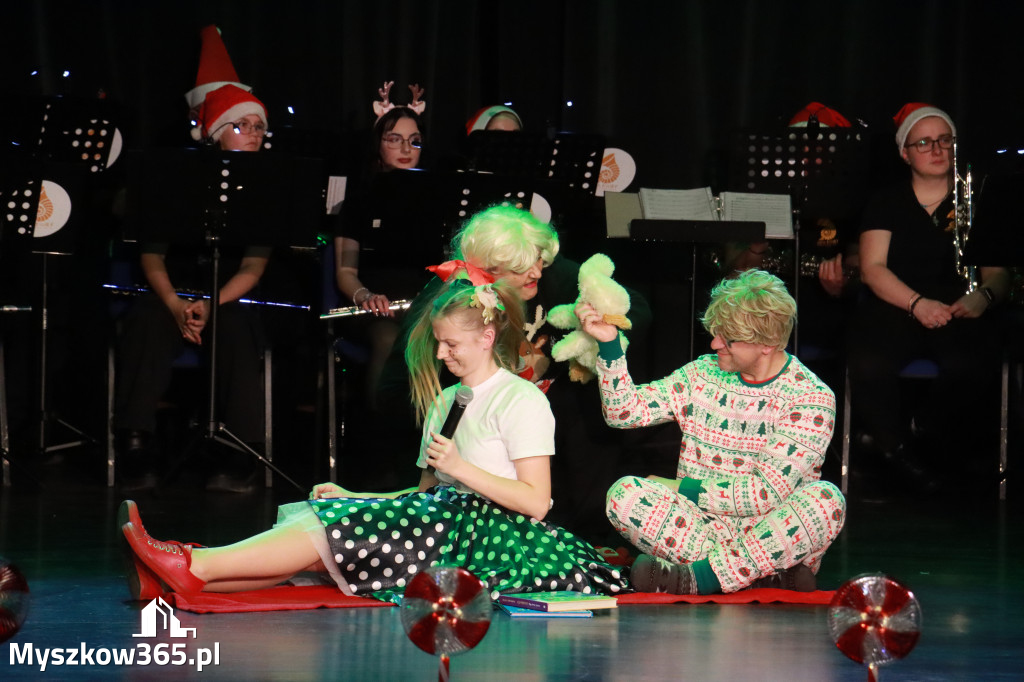 Fotorelacja: Spotkanie z Mikołajem i Rozświetlenie Choinki w Myszkowie