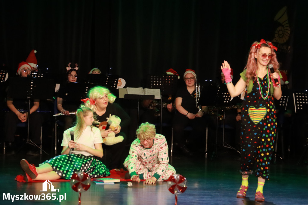 Fotorelacja: Spotkanie z Mikołajem i Rozświetlenie Choinki w Myszkowie