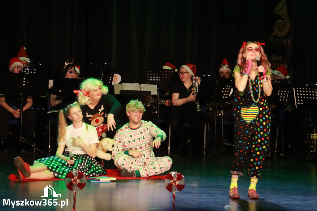 Fotorelacja: Spotkanie z Mikołajem i Rozświetlenie Choinki w Myszkowie