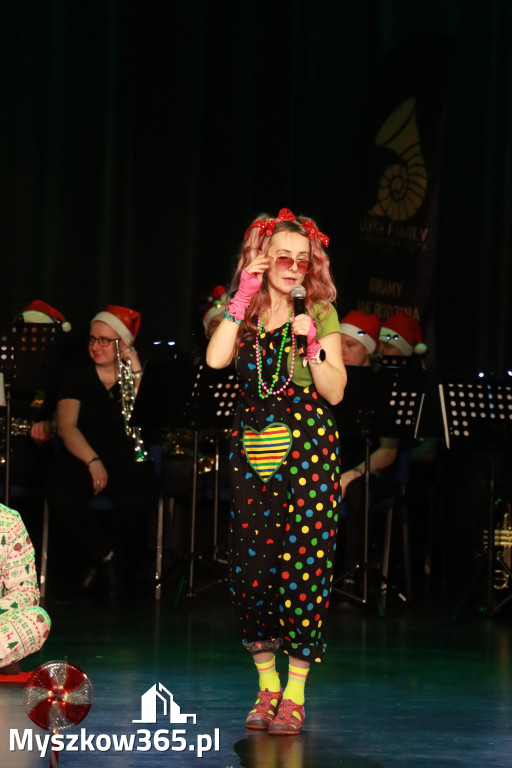 Fotorelacja: Spotkanie z Mikołajem i Rozświetlenie Choinki w Myszkowie