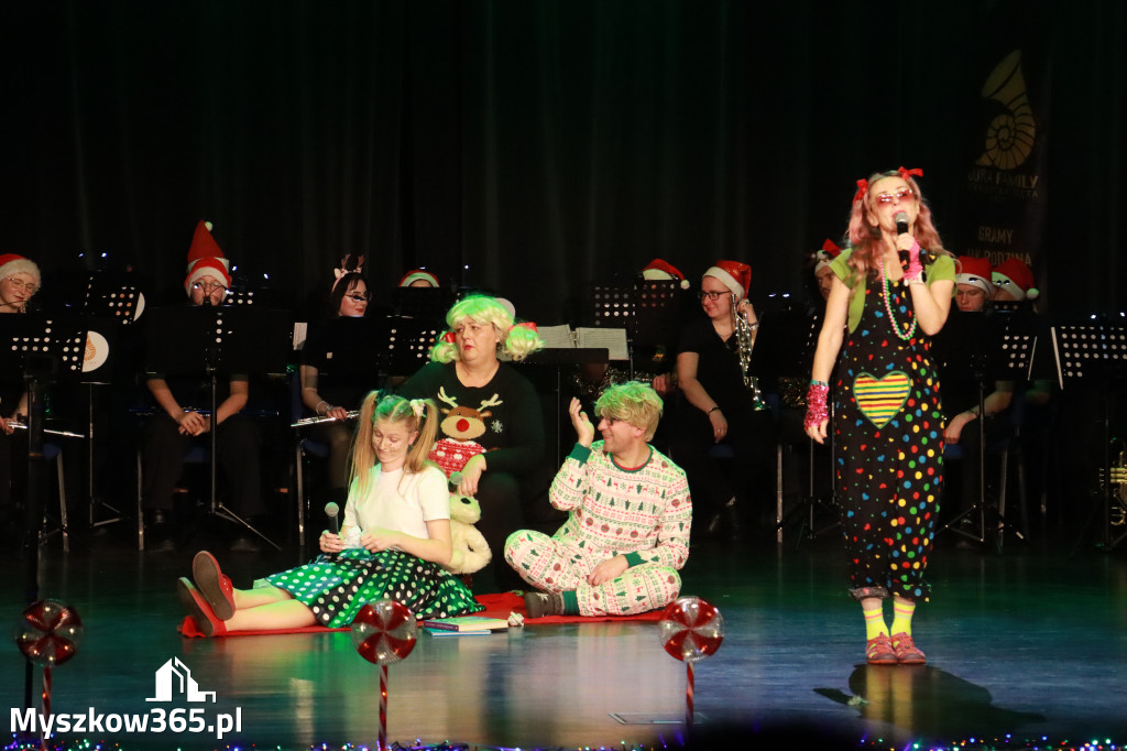 Fotorelacja: Spotkanie z Mikołajem i Rozświetlenie Choinki w Myszkowie