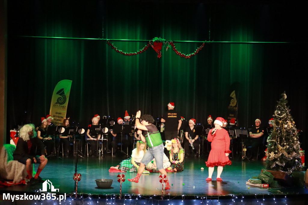 Fotorelacja: Spotkanie z Mikołajem i Rozświetlenie Choinki w Myszkowie