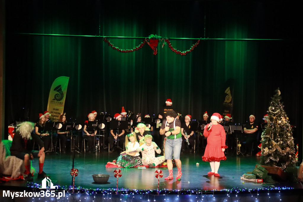 Fotorelacja: Spotkanie z Mikołajem i Rozświetlenie Choinki w Myszkowie