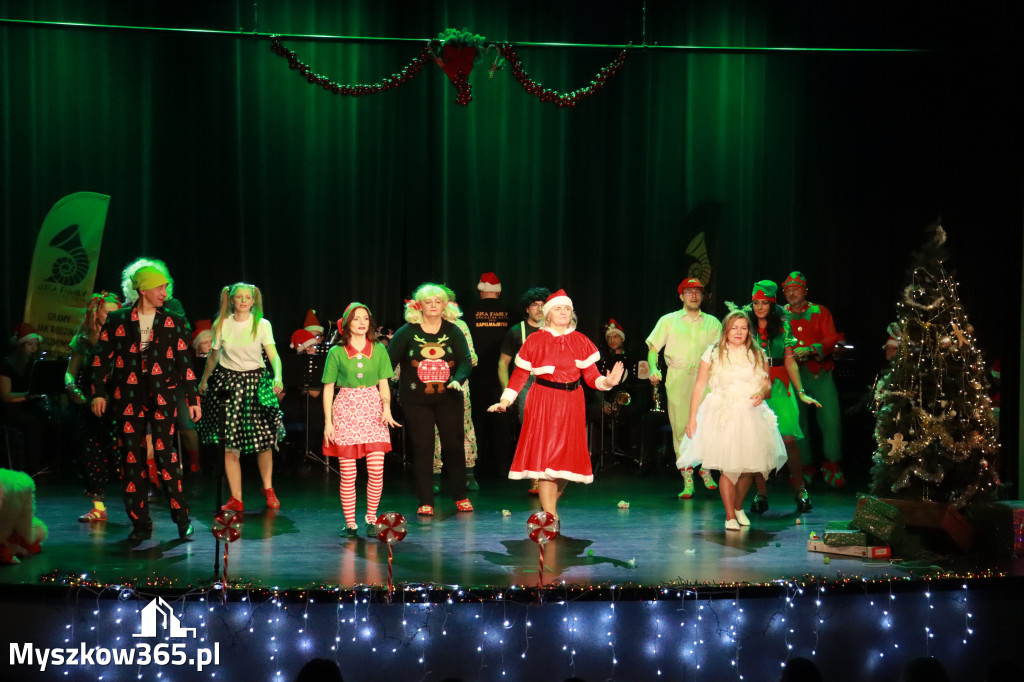 Fotorelacja: Spotkanie z Mikołajem i Rozświetlenie Choinki w Myszkowie