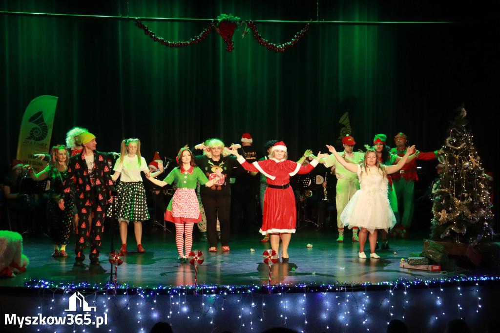 Fotorelacja: Spotkanie z Mikołajem i Rozświetlenie Choinki w Myszkowie