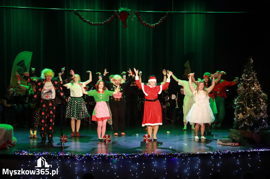 Fotorelacja: Spotkanie z Mikołajem i Rozświetlenie Choinki w Myszkowie