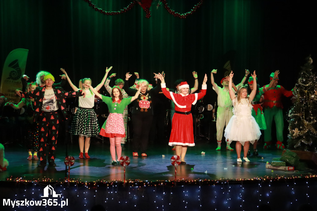 Fotorelacja: Spotkanie z Mikołajem i Rozświetlenie Choinki w Myszkowie
