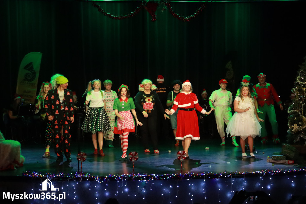 Fotorelacja: Spotkanie z Mikołajem i Rozświetlenie Choinki w Myszkowie