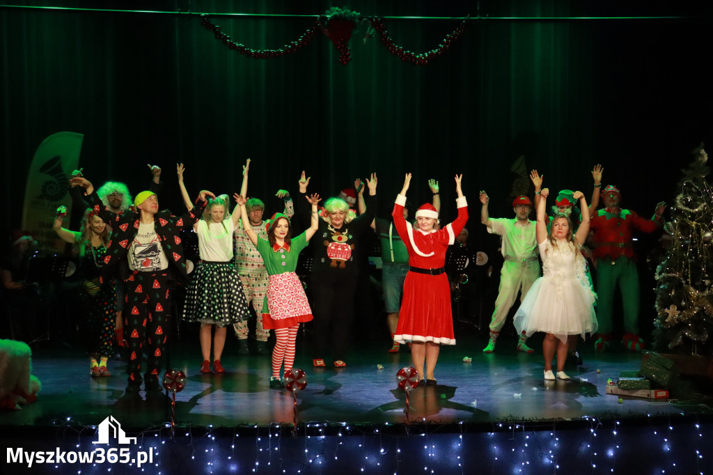 Fotorelacja: Spotkanie z Mikołajem i Rozświetlenie Choinki w Myszkowie