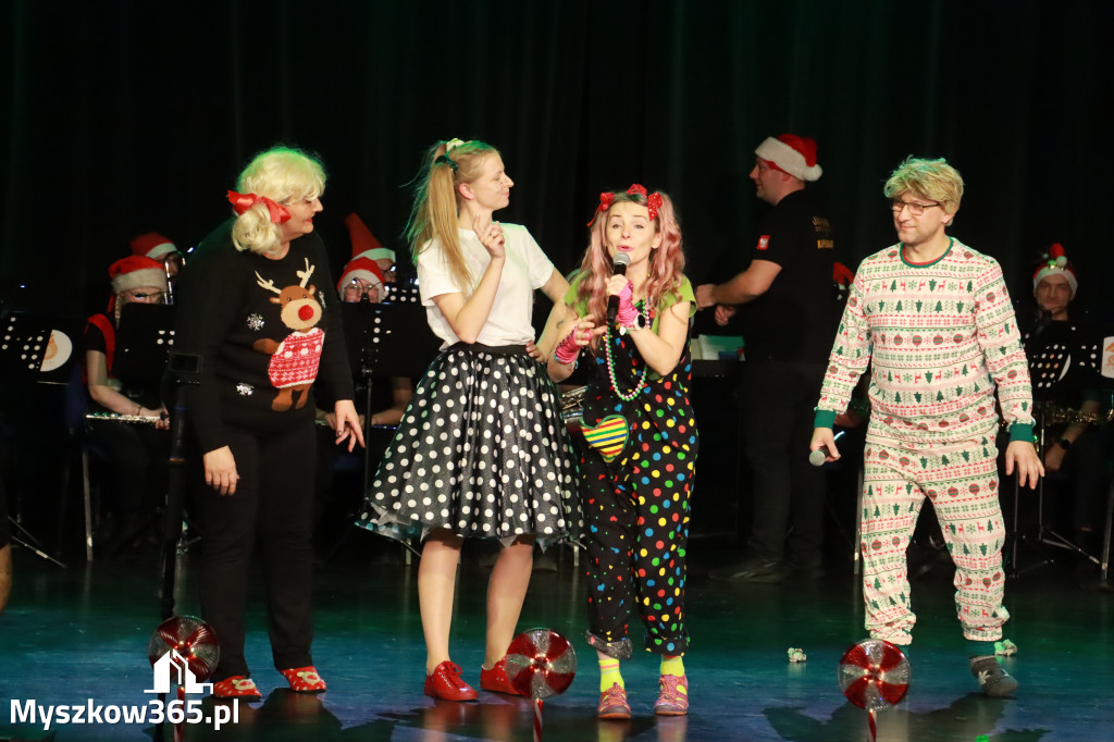 Fotorelacja: Spotkanie z Mikołajem i Rozświetlenie Choinki w Myszkowie