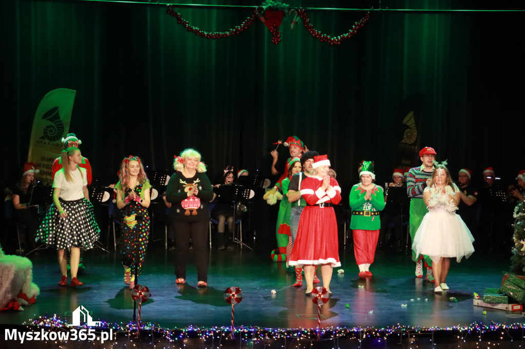 Fotorelacja: Spotkanie z Mikołajem i Rozświetlenie Choinki w Myszkowie