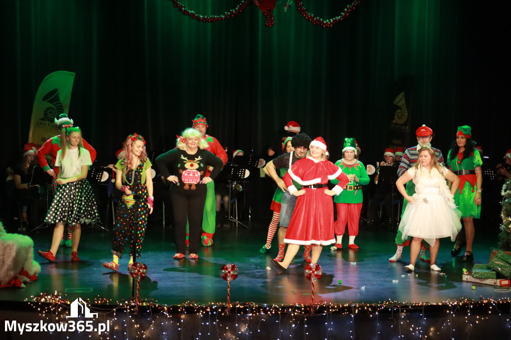 Fotorelacja: Spotkanie z Mikołajem i Rozświetlenie Choinki w Myszkowie