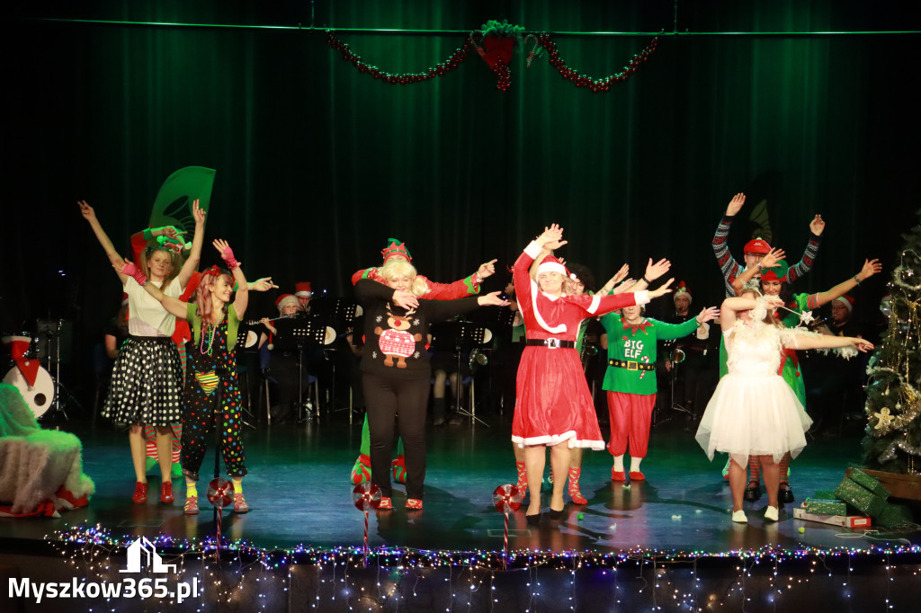 Fotorelacja: Spotkanie z Mikołajem i Rozświetlenie Choinki w Myszkowie