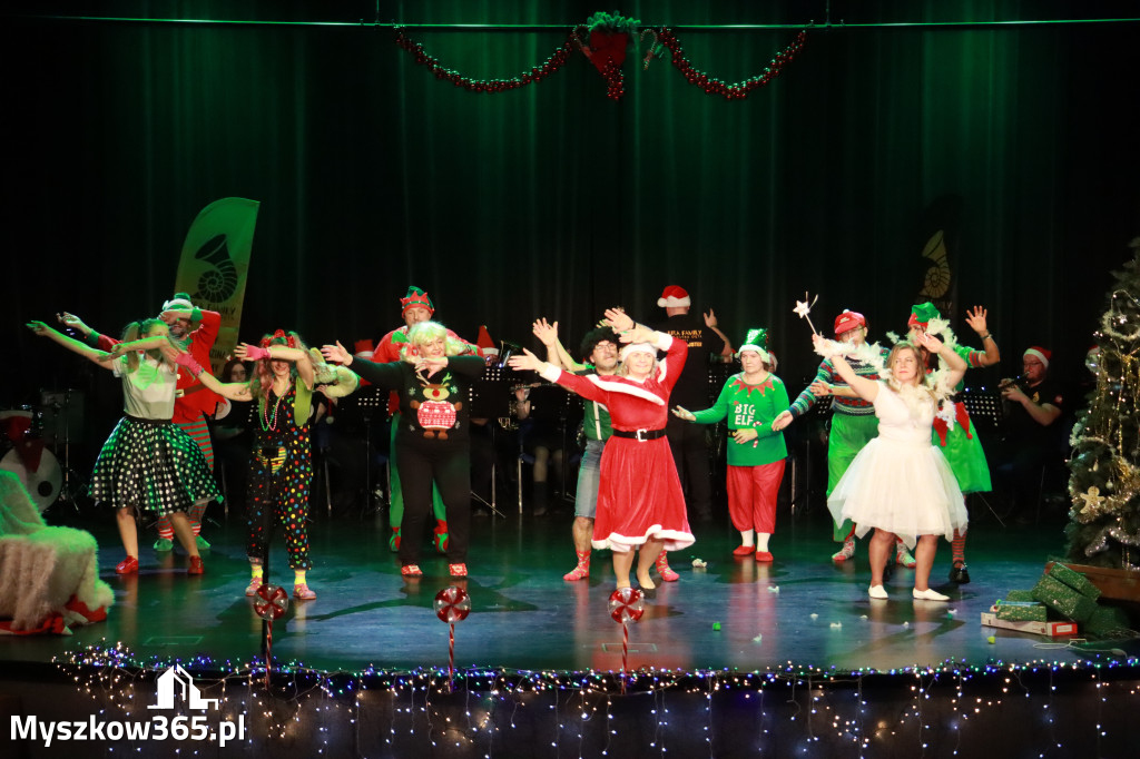 Fotorelacja: Spotkanie z Mikołajem i Rozświetlenie Choinki w Myszkowie