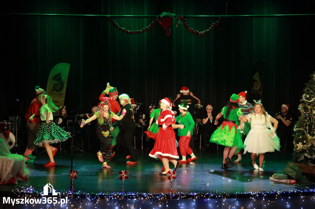 Fotorelacja: Spotkanie z Mikołajem i Rozświetlenie Choinki w Myszkowie