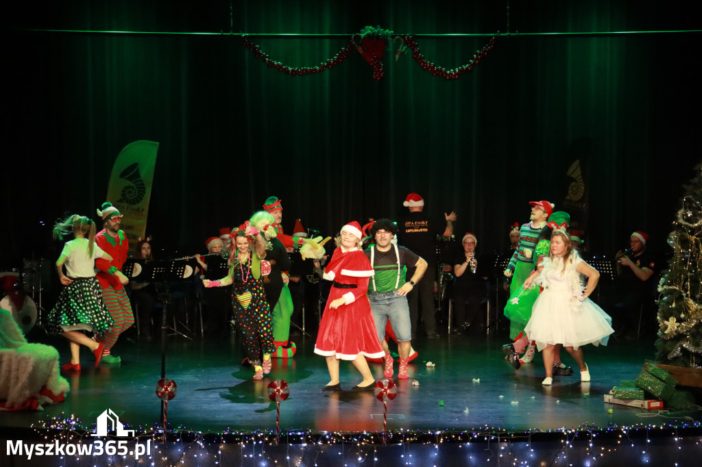 Fotorelacja: Spotkanie z Mikołajem i Rozświetlenie Choinki w Myszkowie