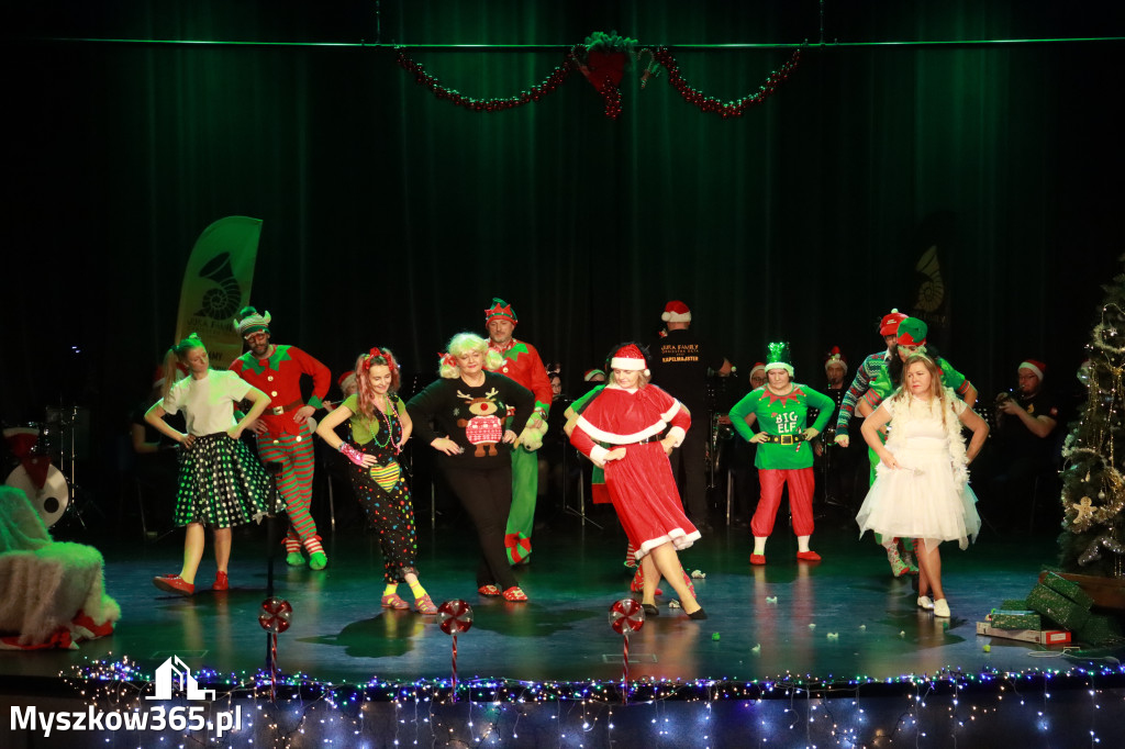 Fotorelacja: Spotkanie z Mikołajem i Rozświetlenie Choinki w Myszkowie