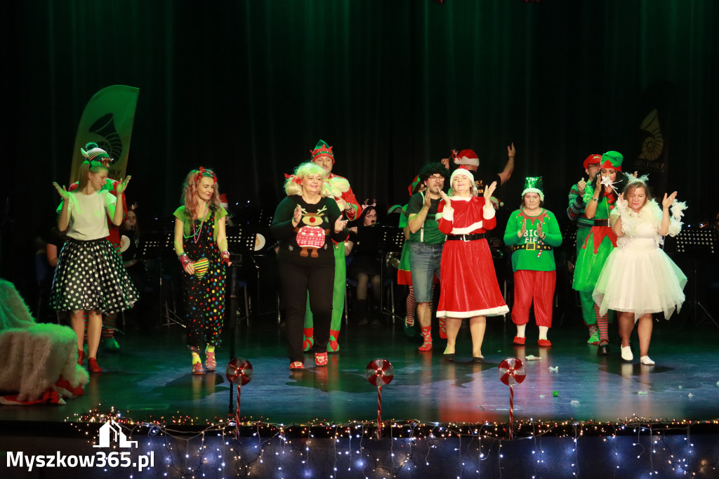Fotorelacja: Spotkanie z Mikołajem i Rozświetlenie Choinki w Myszkowie