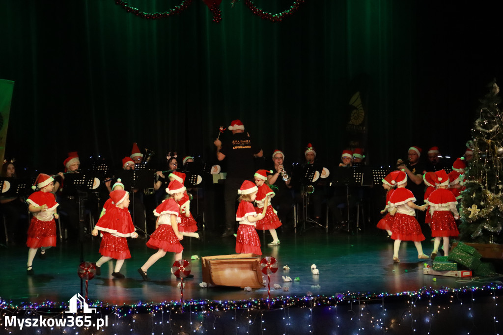 Fotorelacja: Spotkanie z Mikołajem i Rozświetlenie Choinki w Myszkowie