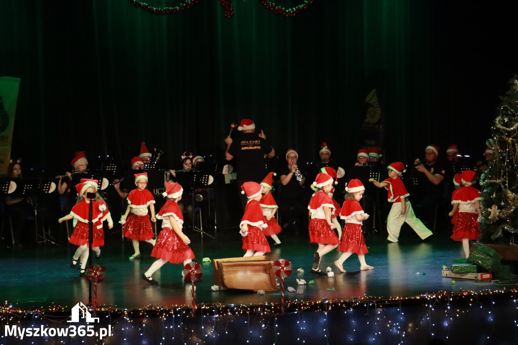 Fotorelacja: Spotkanie z Mikołajem i Rozświetlenie Choinki w Myszkowie