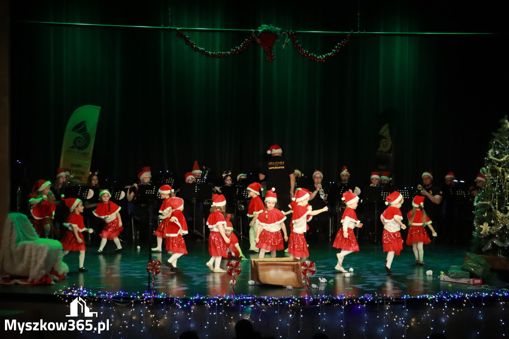 Fotorelacja: Spotkanie z Mikołajem i Rozświetlenie Choinki w Myszkowie