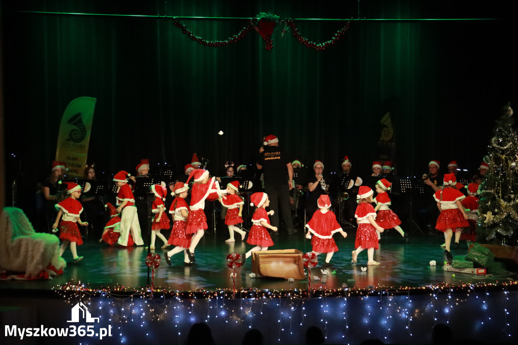 Fotorelacja: Spotkanie z Mikołajem i Rozświetlenie Choinki w Myszkowie