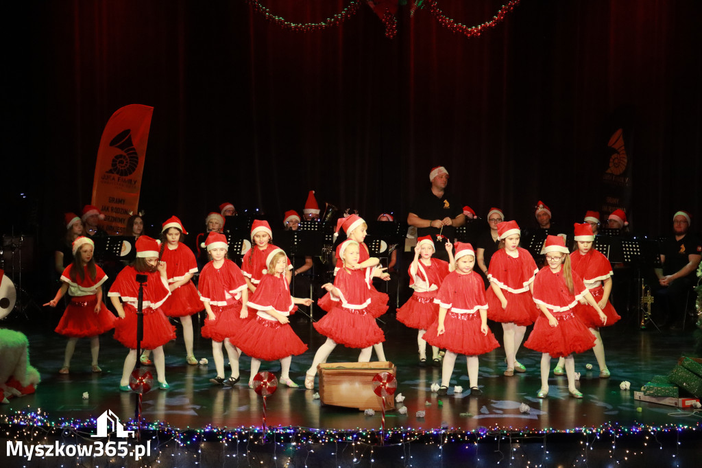 Fotorelacja: Spotkanie z Mikołajem i Rozświetlenie Choinki w Myszkowie