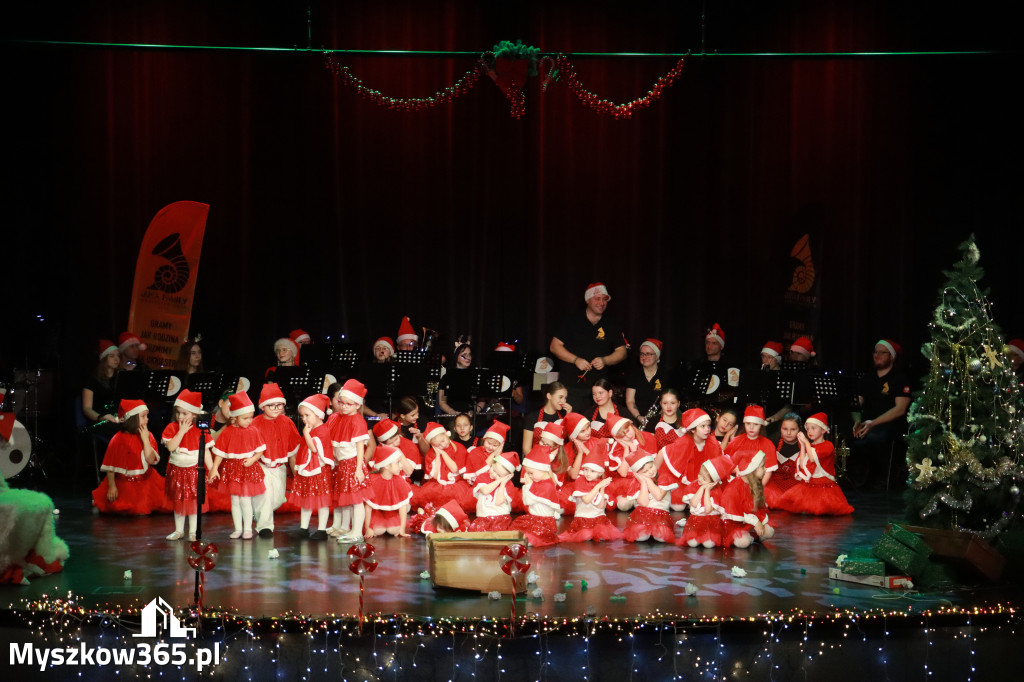Fotorelacja: Spotkanie z Mikołajem i Rozświetlenie Choinki w Myszkowie