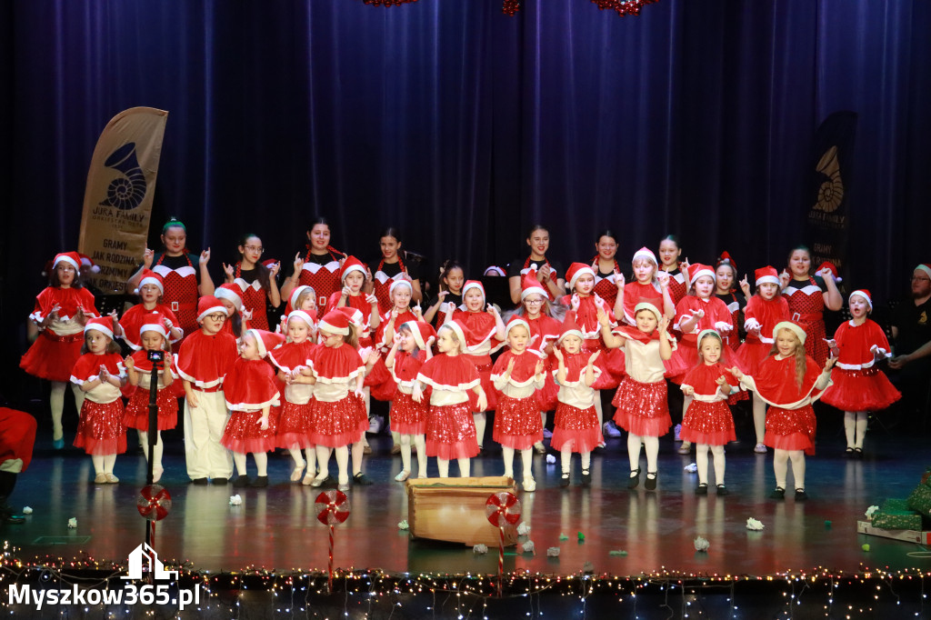 Fotorelacja: Spotkanie z Mikołajem i Rozświetlenie Choinki w Myszkowie