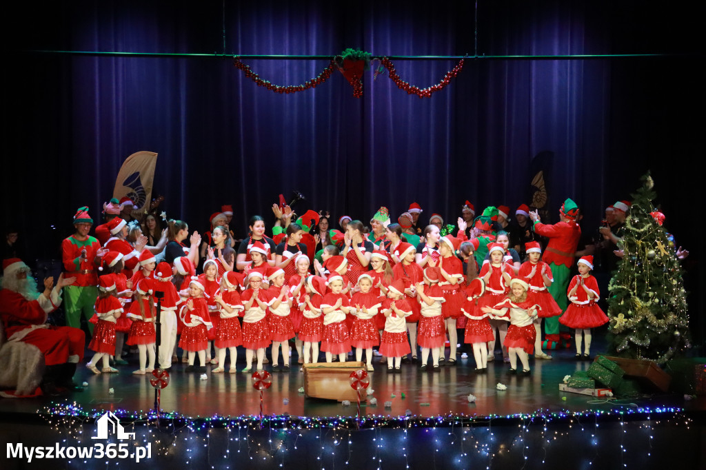 Fotorelacja: Spotkanie z Mikołajem i Rozświetlenie Choinki w Myszkowie