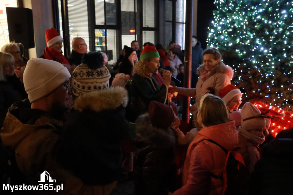 Fotorelacja: Spotkanie z Mikołajem i Rozświetlenie Choinki w Myszkowie