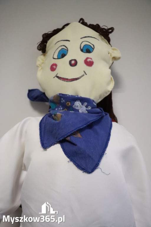 Fotorelacja: Wystawa z cyklu MOJE PASJE, HOBBY pani Lucyny Bąk członkini Klubu Seniora Koziołek