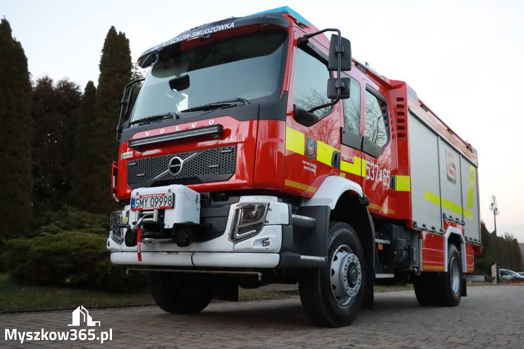 Fotorelacja I: Przekazanie samochodu ratowniczo-gaśniczego dla OSP Myszków-Smudzówka