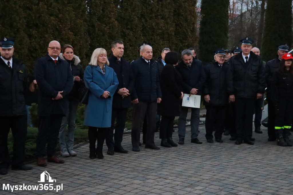 Fotorelacja I: Przekazanie samochodu ratowniczo-gaśniczego dla OSP Myszków-Smudzówka