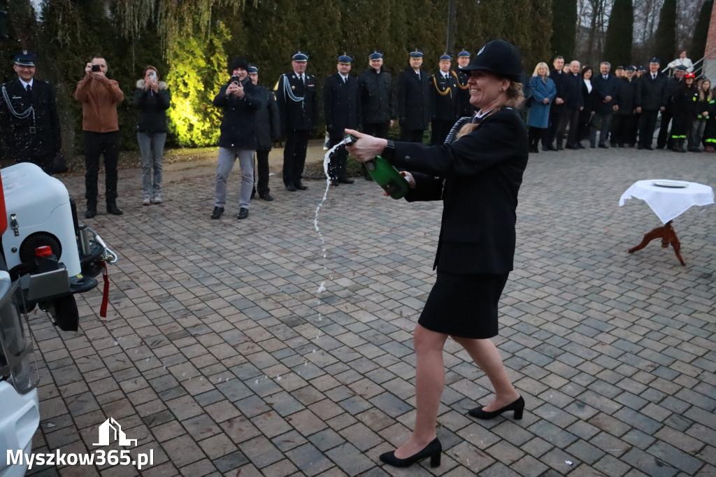 Fotorelacja I: Przekazanie samochodu ratowniczo-gaśniczego dla OSP Myszków-Smudzówka