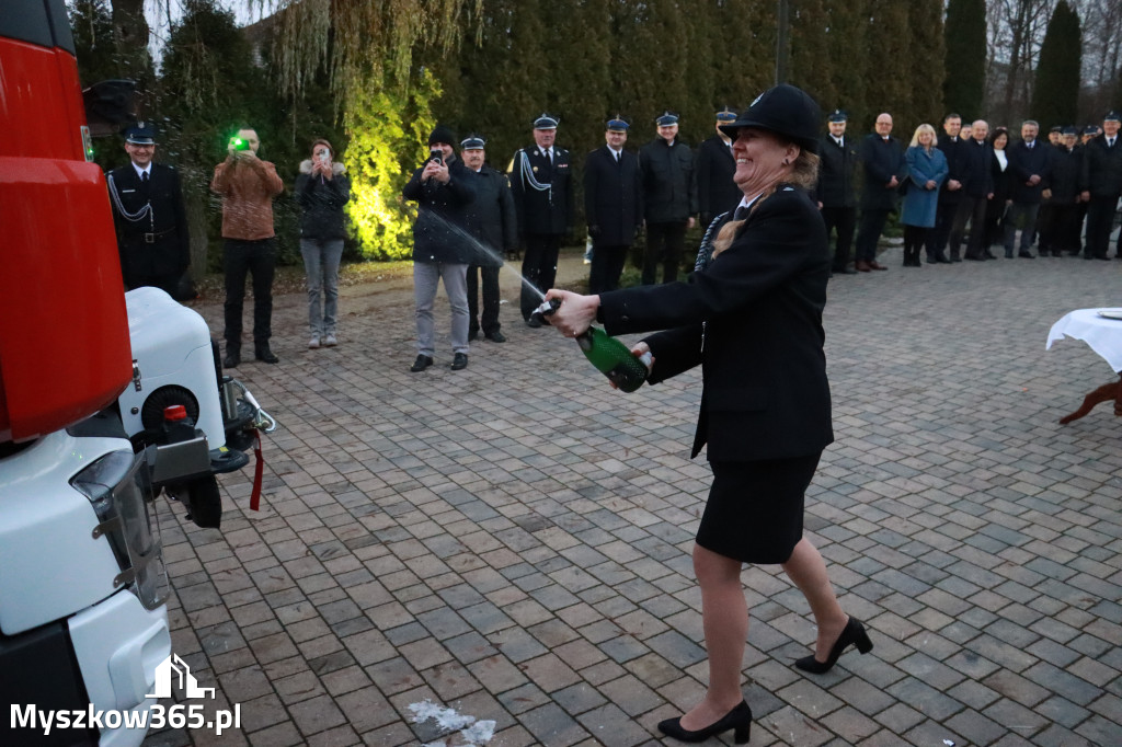 Fotorelacja I: Przekazanie samochodu ratowniczo-gaśniczego dla OSP Myszków-Smudzówka