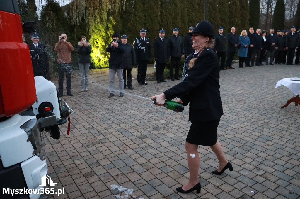 Fotorelacja I: Przekazanie samochodu ratowniczo-gaśniczego dla OSP Myszków-Smudzówka