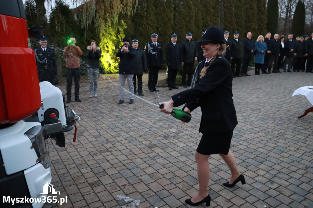 Fotorelacja I: Przekazanie samochodu ratowniczo-gaśniczego dla OSP Myszków-Smudzówka