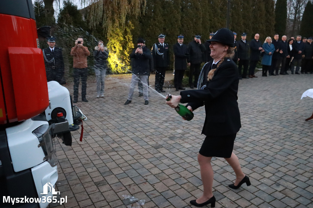 Fotorelacja I: Przekazanie samochodu ratowniczo-gaśniczego dla OSP Myszków-Smudzówka